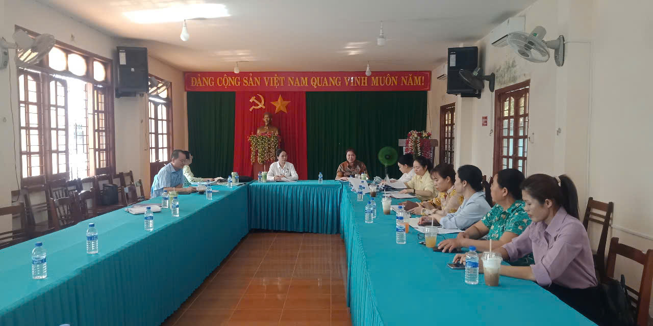 Hội LHPN tỉnh Đắk Lắk kiểm tra công tác ủy thác nguồn vốn đối với Hội LHPN huyện